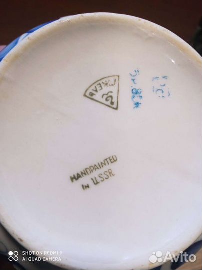 Сахарница Гжель в хорошем состоянии с крышкой;