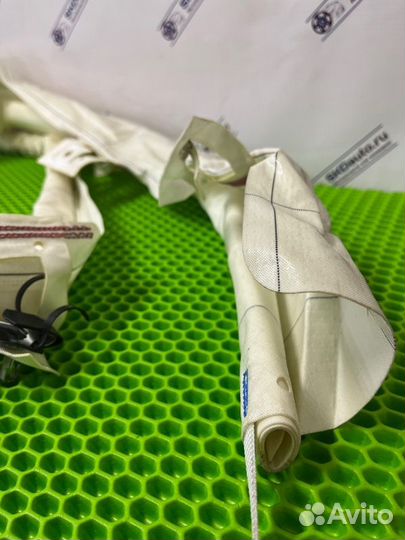 Подушка безопасности боковая правая Skoda Superb