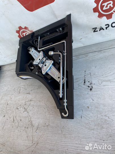 Lexus RX4 Набор инструментов