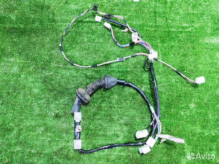Проводка двери передней правой Toyota Yaris P90 2