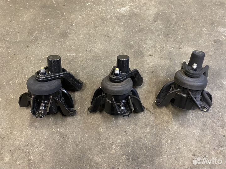 Подушка двигателя Хендай Солярис,Киа Рио 3