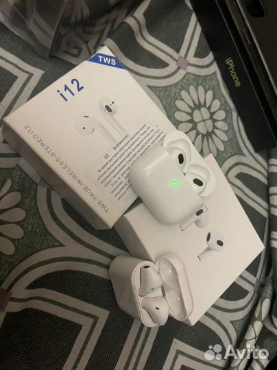 Беспроводные наушники apple airpods