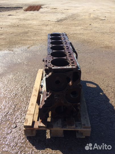 Продам блок цилиндров двигателя skania