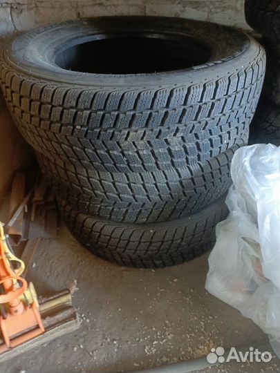 Roadstone Winguard SUV 225/65 R17 102