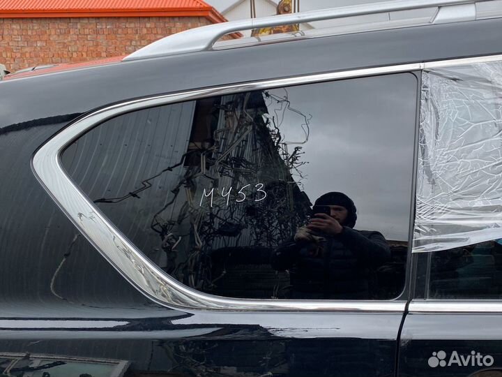 Nissan Patrol Y62 Задняя правая Форточка