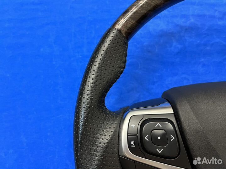 Анатомический руль с косточкой Toyota Camry 55