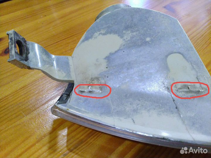 Поворотник передний правый Skoda Octavia