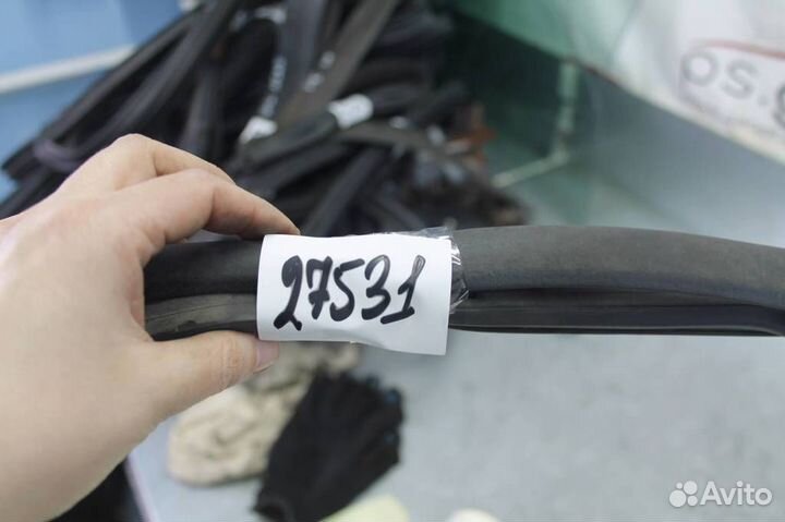 Уплотнитель капота Nissan Qashqai J10 дорестайл