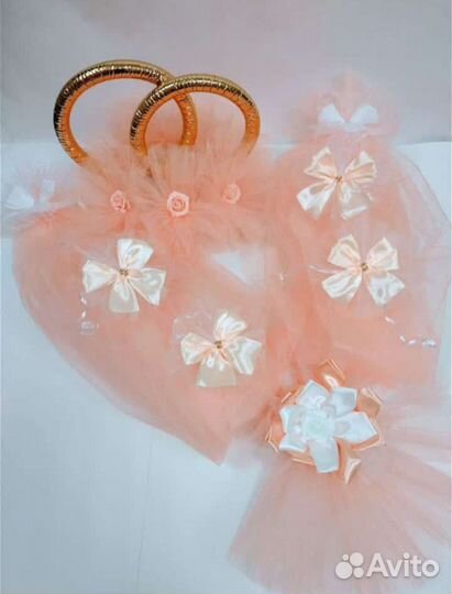 Свадебное украшение на машину