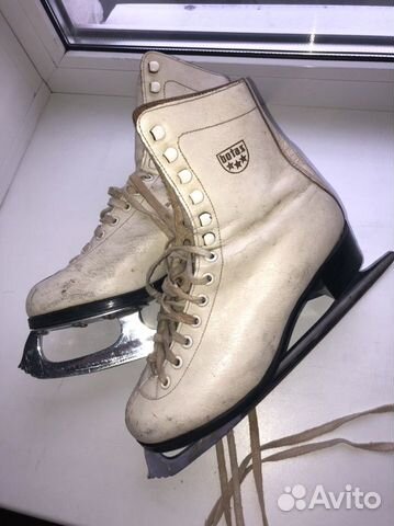 Коньки фигурные Botas
