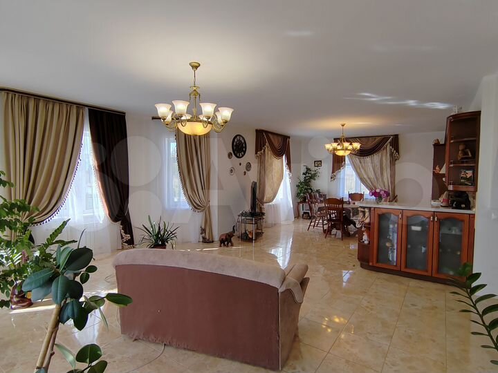 Дом 330,2 м² на участке 17 сот.