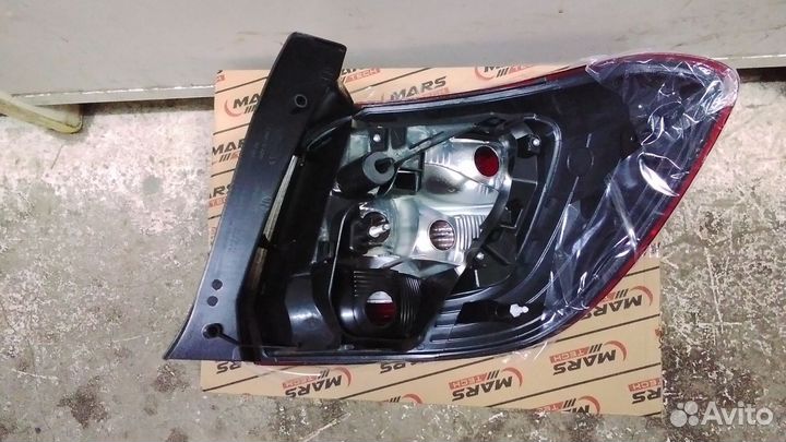 Фонарь задний Renault Sandero Stepway 14-22 левый