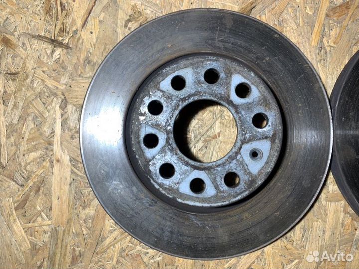 Диски тормозные передние Volkswagen Golf A6 BSE