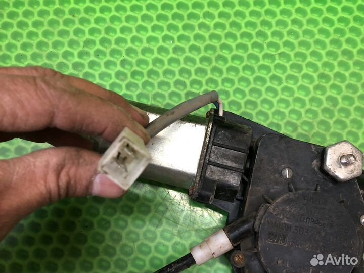 Передний правый стеклоподъемник 2110 2112