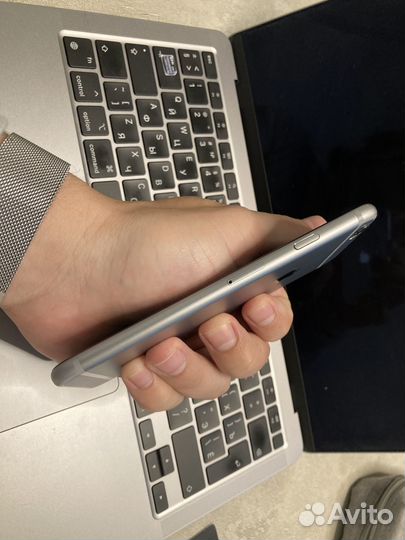 iPhone 6S, 64 ГБ