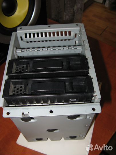 Корзина для SAS SATA жестких дисков HP ML310 G5