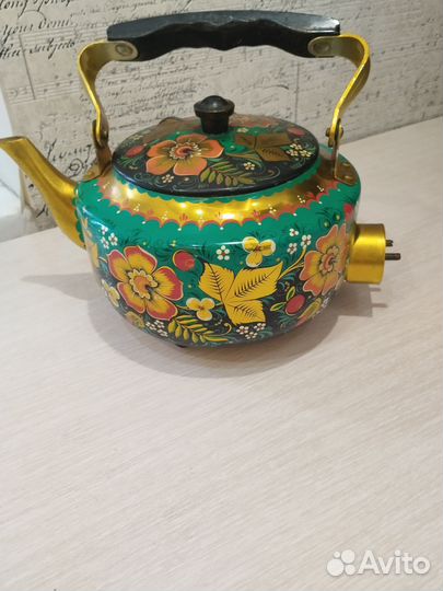 Кофейный сервиз, электрочайник, чашки деревянные