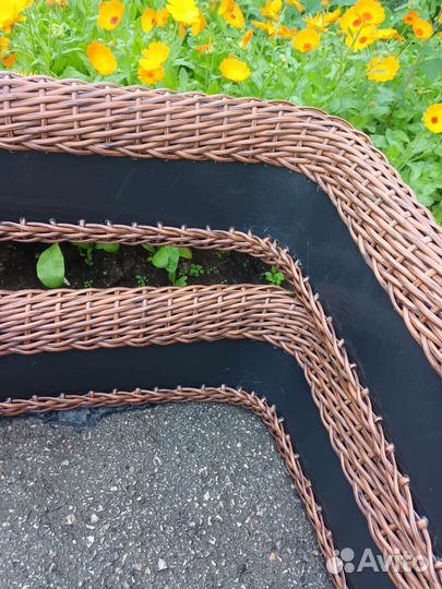 Ограждения для грядок из ротанга