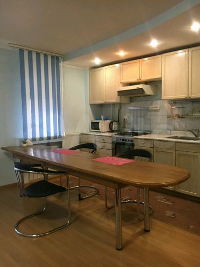 2-к. квартира, 56 м², 2/5 эт.