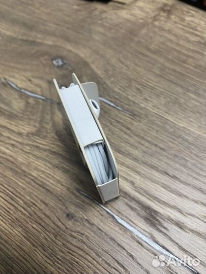 Наушники apple