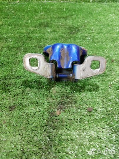 Петля двери Renault Logan