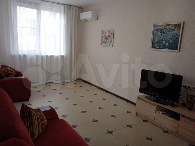 1-к. квартира, 43 м², 1/3 эт.