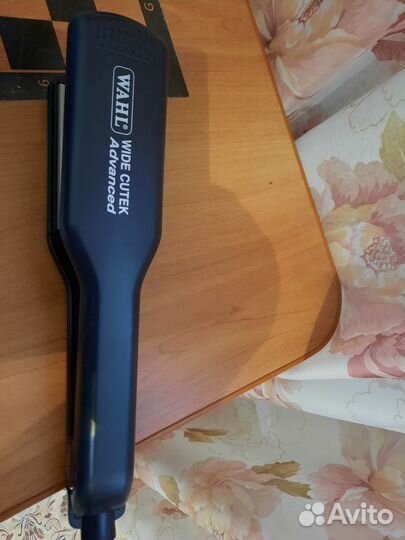 Профессиональный выпрямитель волос