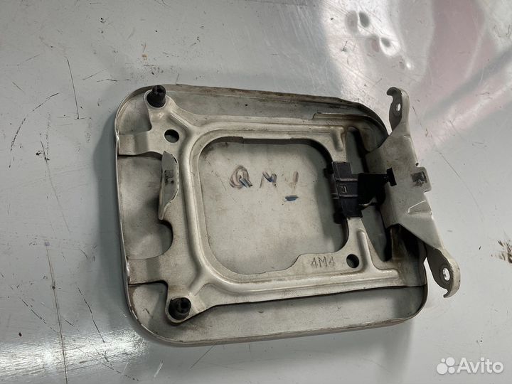 Лючок бензобака Sunny FB15 B15 G10