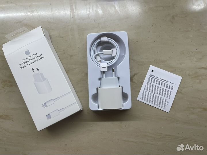 Зарядка на iPhone 20w с проводом