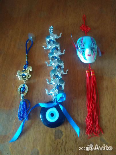 Сувениры,цветок из бисера