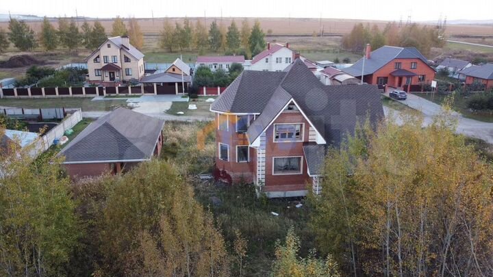 Дом 313 м² на участке 10 сот.