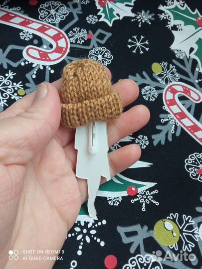 Брошь Значок Новый