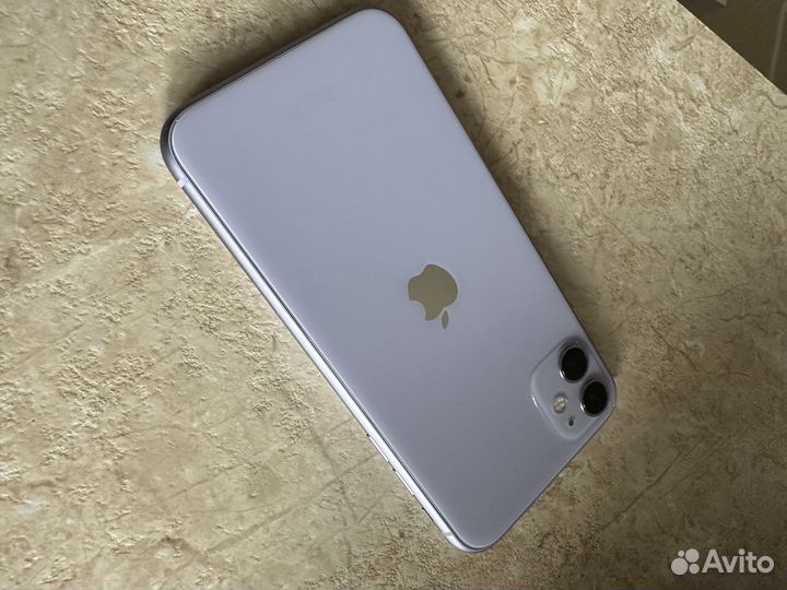 Телефон iPhone 11
