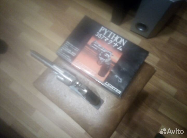 Продаю сувениры зажигалки