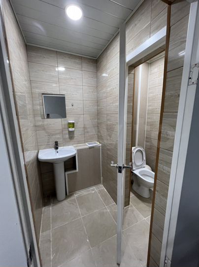 Комната 100 м², 1/9 эт.