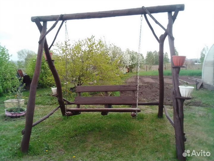 Садовые качели из дерева