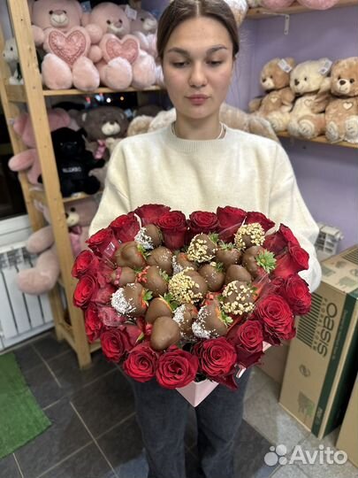 Сердце из клубники в шоколаде