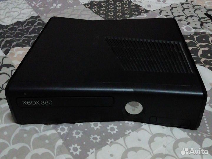 Xbox 360 + Kinect + 6 игр