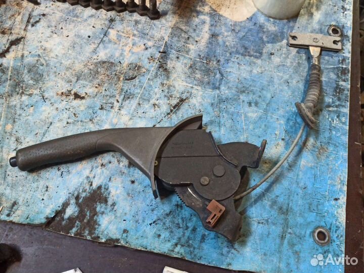 Рычаг стояночного тормоза ручник chery tiggo t11