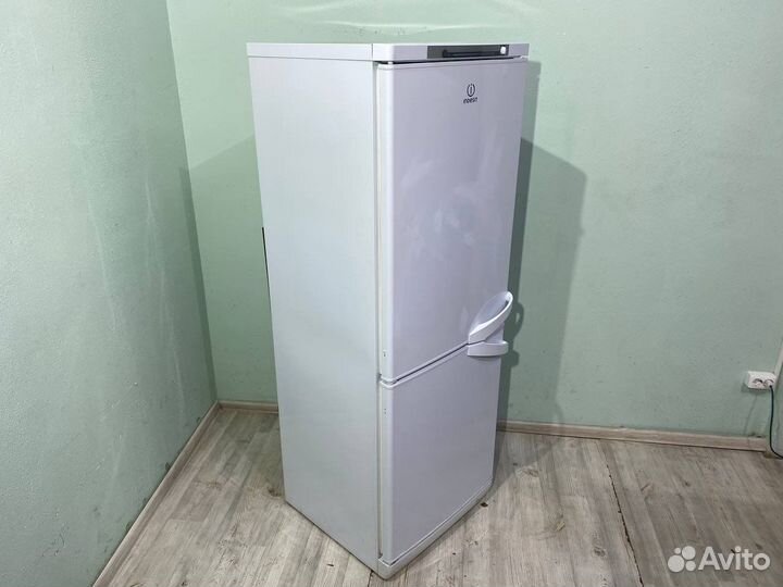 Холодильник Indesit