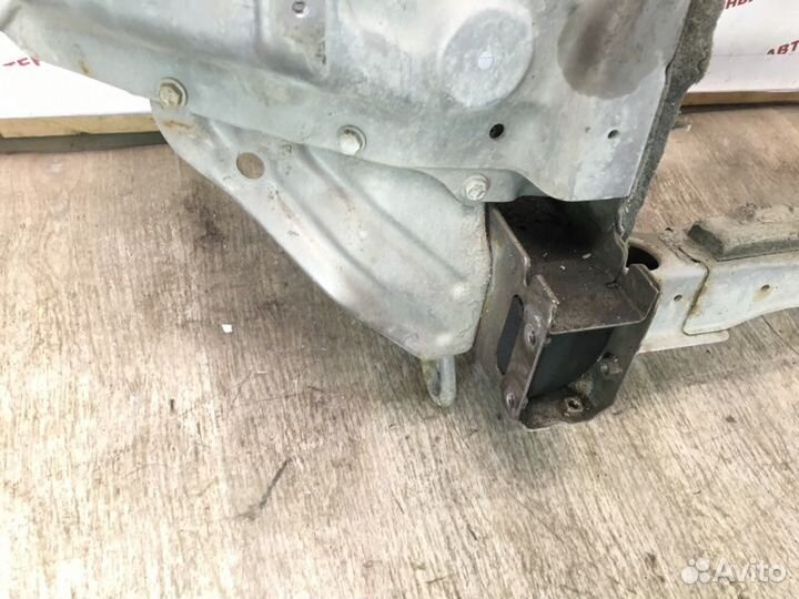 Рамка радиатора Toyota Town Ace Noah SR50 3S-FE