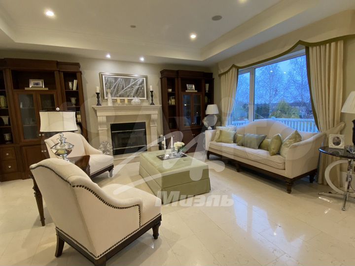 Коттедж 270 м² на участке 10 сот.