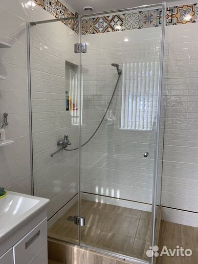 Душевые ограждения / Двери из стекла