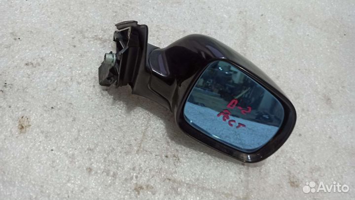 Зеркало правое Audi a8 d2. Дефект