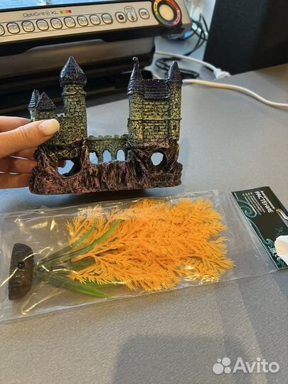 Замок в аквариум