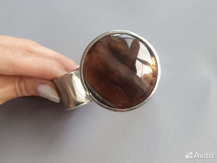 Браслет металлический с вставкой