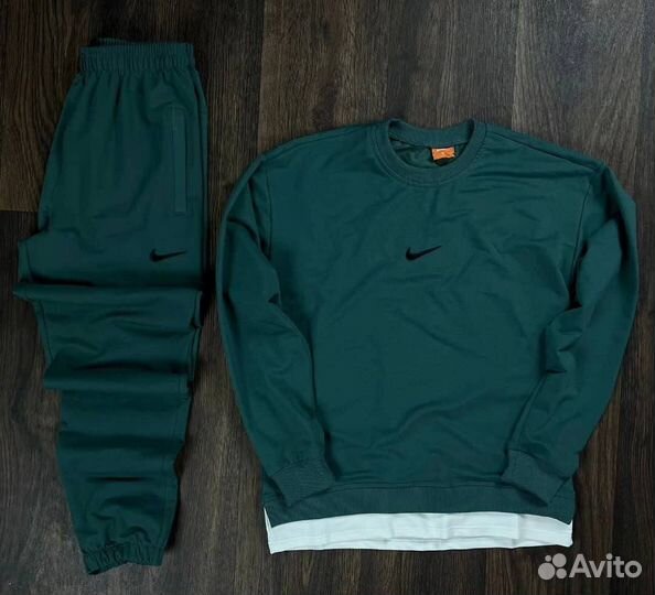 Мужской спортивный костюм Nike