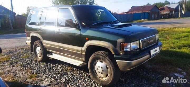 Isuzu Bighorn 3.2 AT, 1993, 200 000 км