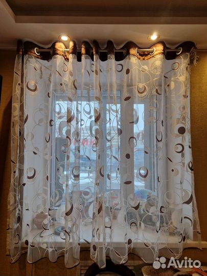 Тюль и карниз
