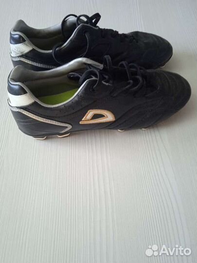 Футбольные бутсы